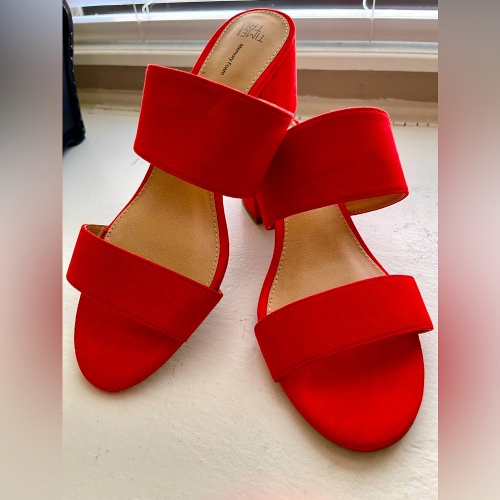 Time and Tru Sandal block heel